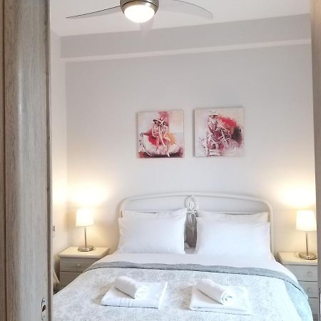 New, Bright, Cozy, Autonomous Apartment With Private Entrance And Garden, 42 M2, 5Min To The Beach And City Center Kalamata Exterior photo