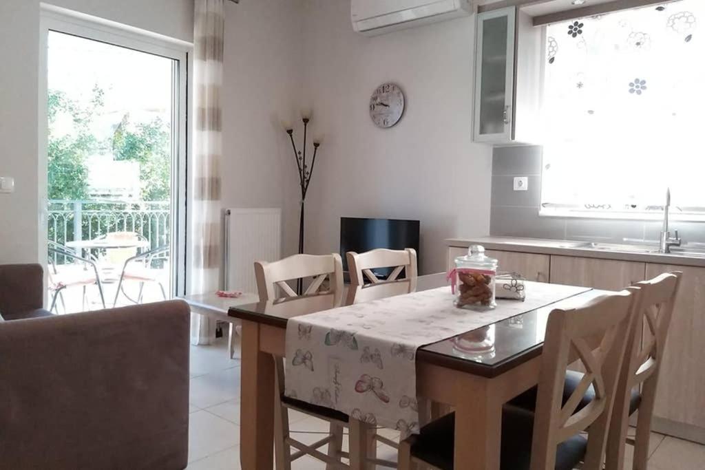 New, Bright, Cozy, Autonomous Apartment With Private Entrance And Garden, 42 M2, 5Min To The Beach And City Center Kalamata Exterior photo