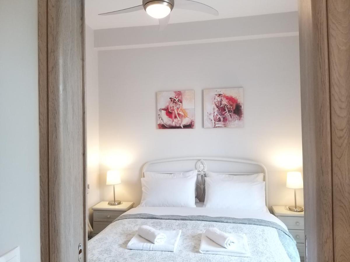 New, Bright, Cozy, Autonomous Apartment With Private Entrance And Garden, 42 M2, 5Min To The Beach And City Center Kalamata Exterior photo