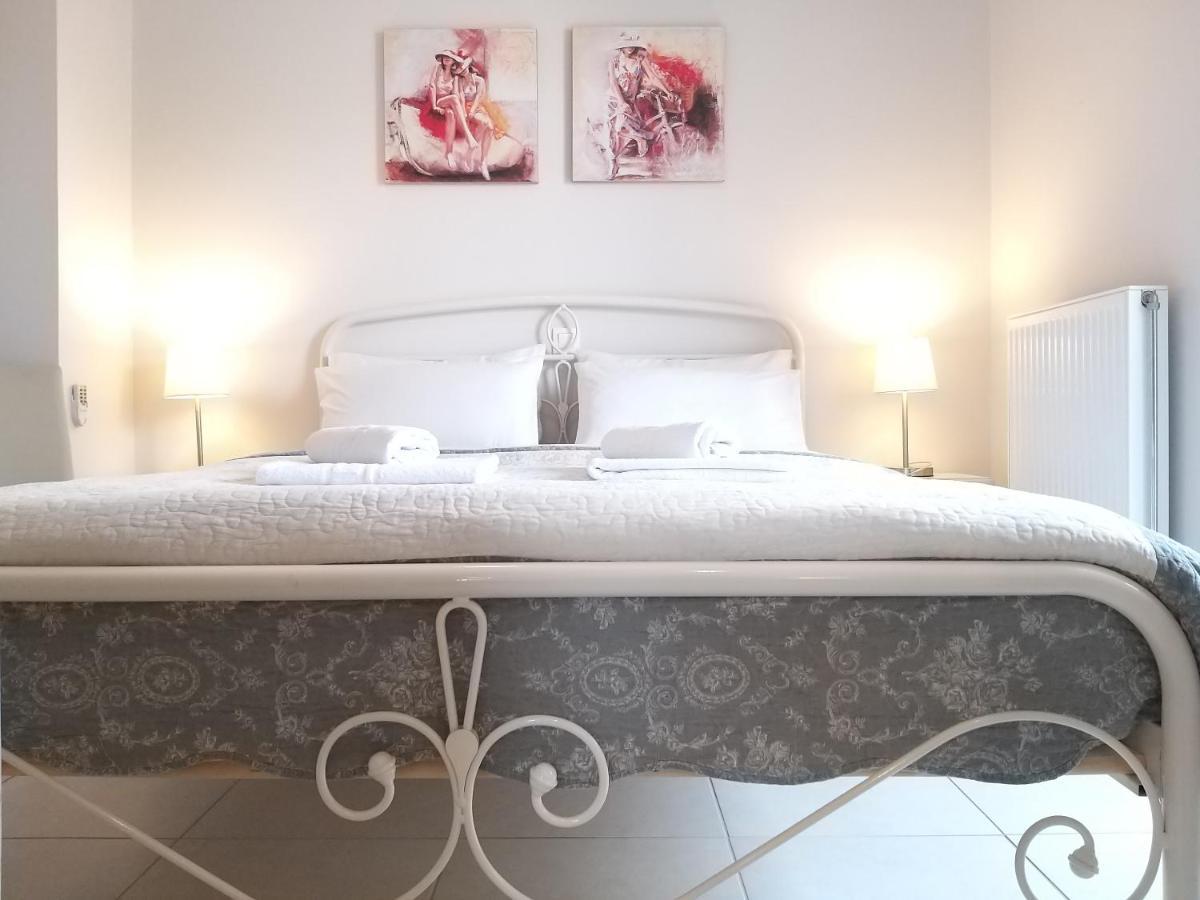 New, Bright, Cozy, Autonomous Apartment With Private Entrance And Garden, 42 M2, 5Min To The Beach And City Center Kalamata Exterior photo